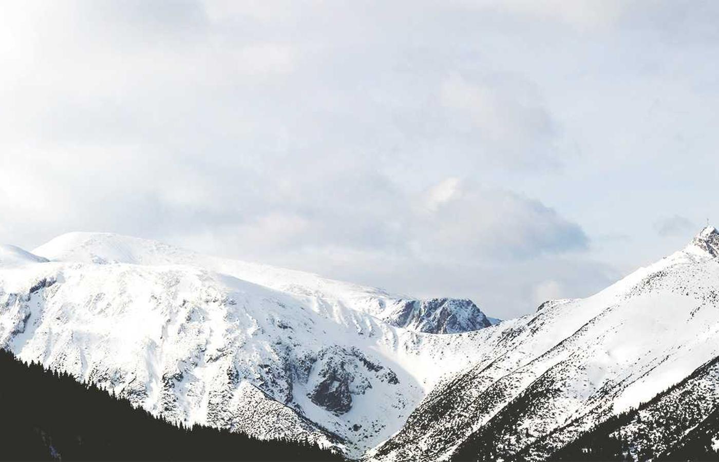 Diverse Canadian faces smiling